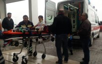 SALTUKOVA - Otomobil Beton Mikseriyle Çarpıştı Açıklaması 1'İ Çocuk 5 Yaralı