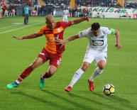 SİNAN GÜMÜŞ - Sofiane Feghouli, Cezalı Duruma Düştü
