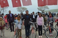 MEHMET ALİ ÖZKAN - Tatvan'da Başarılı 300 Öğrenciye Bisiklet Hediye Edildi