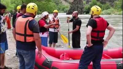 Tunceli Valisi Sonel Rafting Yaptı