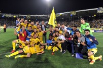 Ankaragücü İkincilik Kupasını Kaldırdı