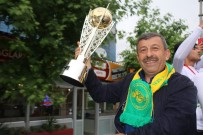 DARıCA GENÇLERBIRLIĞI - Darıca Gençlerbirliği Şampiyonluğu Kutladı
