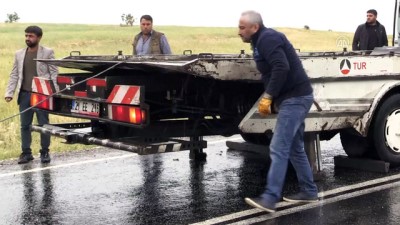Diyarbakır'da Otomobille Minibüs Çarpıştı Açıklaması 1 Ölü, 9 Yaralı