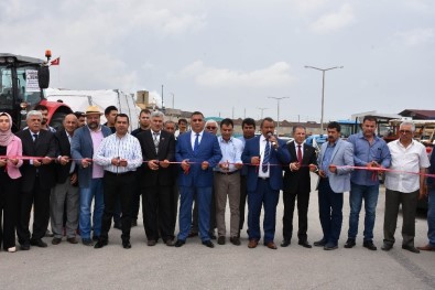 Tarsus'ta Traktör Pazarı Açıldı