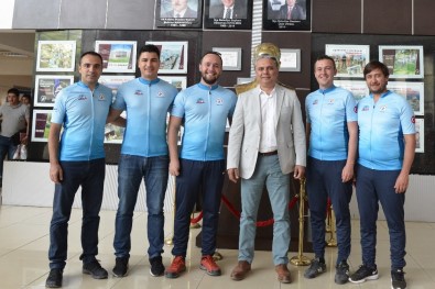 Tayfa Bisiklet Grubu Samsun'a Pedallıyor