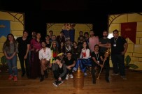 KRAL ÇıPLAK - Tokat Belediyesi Şehir Tiyatrosu Sezonun Son Oyununu Sahneleyecek
