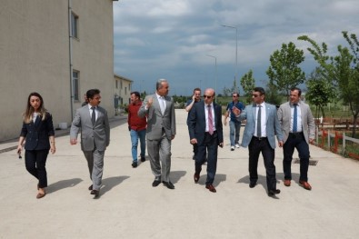 Vali Çiftçi Cezaevini İnceledi