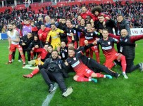 SAMSUNSPOR - Efsane kulüpte yaprak dökümü sürüyor