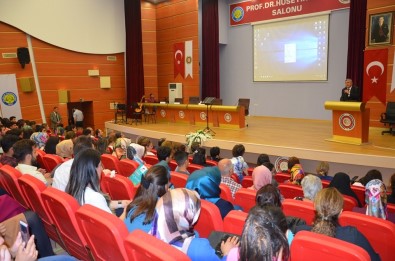 HRÜ'de Hemşirelik Haftası Kutlandı