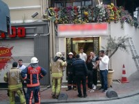İSTİKLAL CADDESİ - İstiklal Caddesi'nde Restoran Yangını Korkuttu