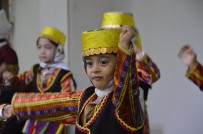 YILIN ANNESİ - Minik Yürekler Anneler Gününü Kutladı