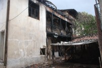 SİMİT FIRINI - Tokat'taki Ahşap Ev Yangınında Kundaklama Şüphesi
