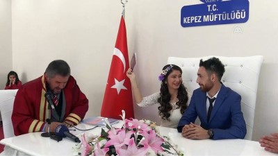 Antalya'da Müftülükler 28 Nikah Kıydı