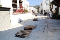 KALDIRIM TAŞI - Bodrum'da   Yol Yapım Çalışmaları Sürüyor