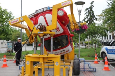 Emniyet Kemerini Taktılar, Araçtan Fırlamadılar