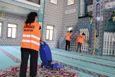 Germencik'te Camiler Ramazan'a Hazırlanıyor