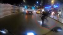 Motosikletli Şahsın Tehlikeli Şovu Kazayla Bitti