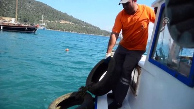 Muğla'da Deniz Dibi Temizliği Sürüyor