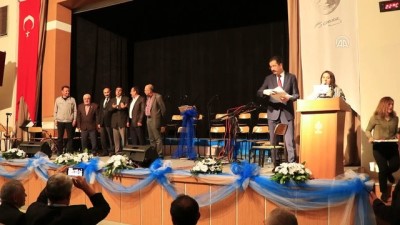 Okuma Yazma Öğrenen Kadınların Mezuniyet Sevinci