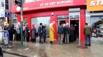 KIRMIZI ET - Ramazan Öncesi Ucuz Et İçin Kuyruk Oluştu