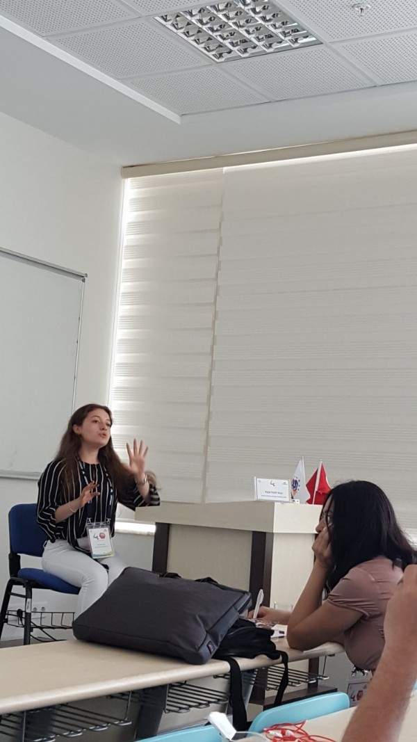 Lise öğrencisi Ayşe Nazlı Kayı Türkiye'nin gururu oldu!