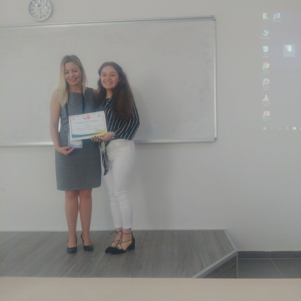 Lise öğrencisi Ayşe Nazlı Kayı Türkiye'nin gururu oldu!