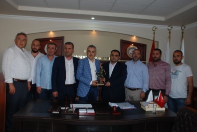 AK Parti'li Mustafa Savaş Seçim Çalışmalarını Nazilli'de Sürdürdü