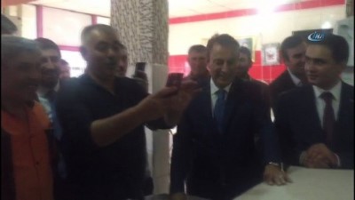 Başbakan Yardımcısı Bozdağ, Ramazan Pidesi Pişirdi