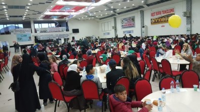 Bitlis'te Yetim Ailelere Yönelik İftar Yemeği