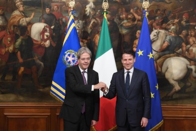 İtalya'nın Yeni Hükümeti Yemin Etti Ancak Avrupa Endişeli