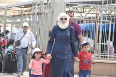 Suriyelilerin Bayramlaşmak İçin Ülkelerine Gidişi Sürüyor