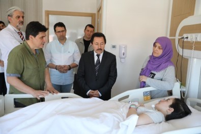Vali Balkanlıoğlu'ndan Kök Hücre Nakli Bekleyen 18 Yaşındaki Gence Destek