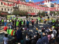 BABALAR GÜNÜ - Babalar İle Çocukları Yarıştı