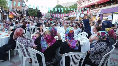 Edirne'de 10 Bin Kişi Birlikte İftar Yaptı