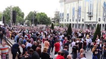 Gürcistan'daki Cinayet Davasındaki Tahliye Kararına Protestolar Sürüyor