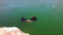 KURTARMA EKİBİ - Malatya'da Gölete Giren Genç Boğuldu