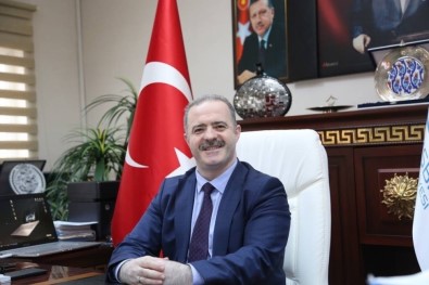 Tuşba Belediye Başkanı Özgökçe'den Kadir Gecesi Mesajı