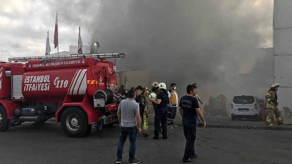 İstanbul'da korkutan yangın!