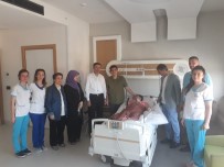 KÖK HÜCRE NAKLİ - Bakan Yardımcısı Çelik Ve Başkan Alemdar Sevde'yi Hastanede Ziyaret Etti