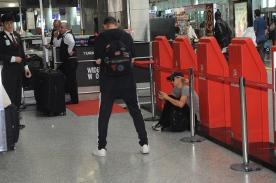 Paris Hilton Madrid'e gitti