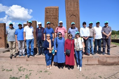 Rektör Battal, Ahlat Selçuklu Mezarlığını Ziyaret Etti