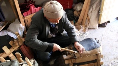 Yarım Asırlık Mesleklerini Yaşatmaya Çalışıyorlar