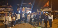 AK PARTI GENÇLIK KOLLARı - AK Parti'li Gençler Foça'da İftar Yemeğinde Buluştu