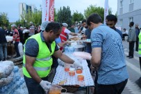 İFTAR YEMEĞİ - Kızılay'dan Hasta Yakınlarına İftar