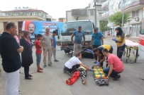 Manavgat'ta Motosiklet Kamyonetin Altında Kaldı Açıklaması 2 Yaralı