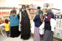 ŞEHITKAMIL BELEDIYESI - Şehitkamil'den Bayram Kıyafeti Ve Temizlik Malzemesi Yardımı