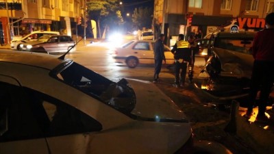 Sivas'ta Hafif Ticari Araç İle Otomobil Çarpıştı Açıklaması 4 Yaralı