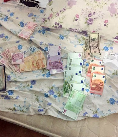 FETÖ'cü 'abla'ların yataklarının üstünde...