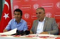 BÜLENT KORKMAZ - Bülent Korkmaz Antalyaspor ile anlaştı