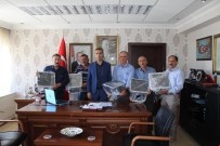 İĞDE - Emet Kaymakamlığı Bilgisayar Dağıttı